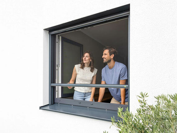 Insektenschutz Rollo am großen Fenster .jpg.24355046